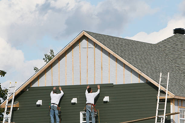 Professional Emergency Siding Repair technician working in Far Hills, NJ